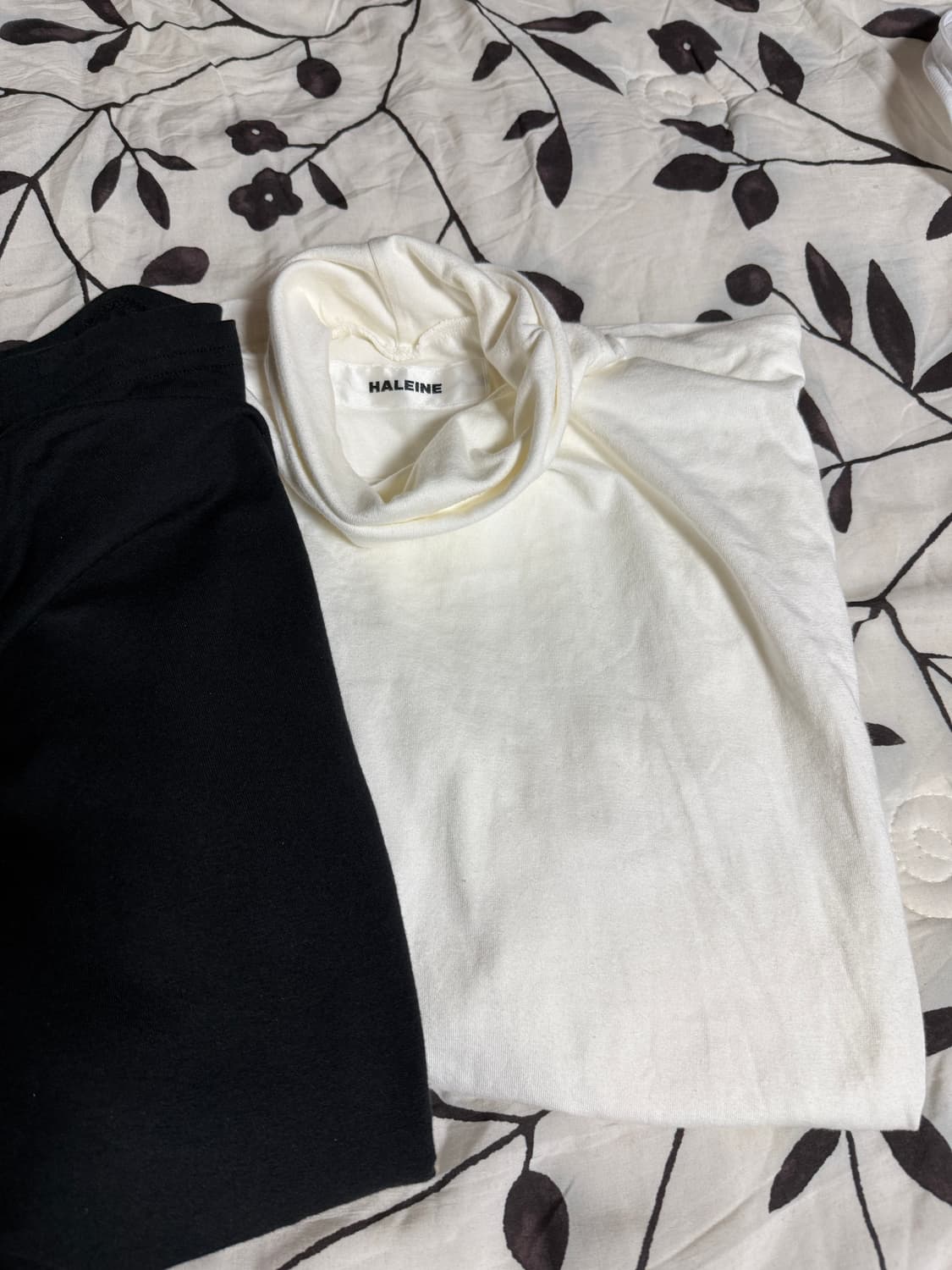 알렌느 모달 하이넥 티셔츠 2종 상품이미지3