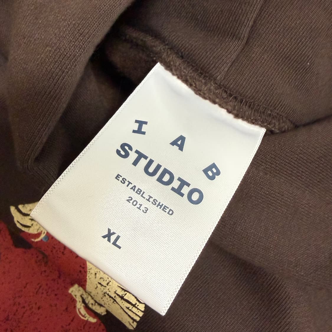 아이앱 스튜디오 레드 홀스 후디 브라운 상품이미지5