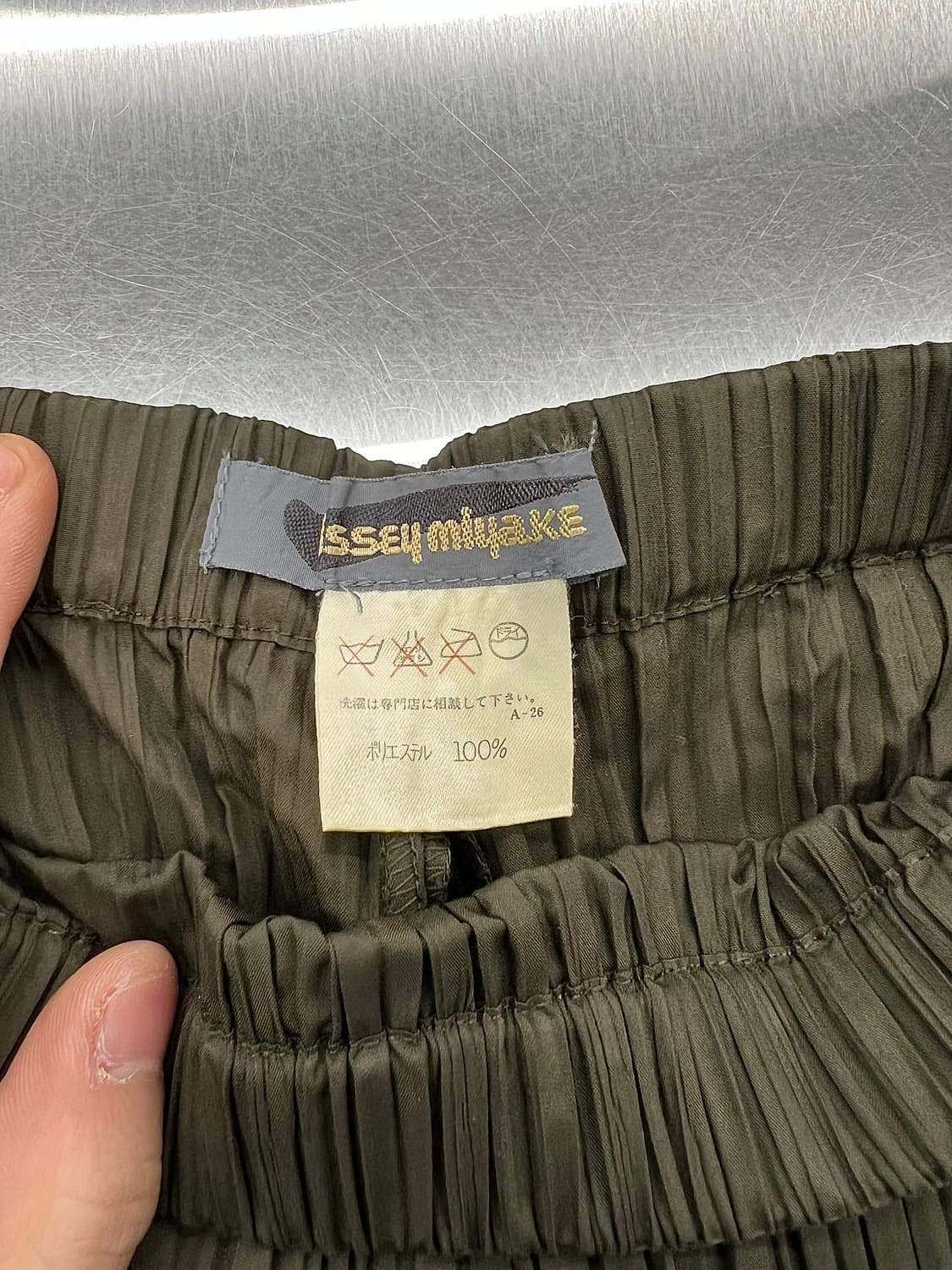 이세이 미야케 89-90AW 카키 플리츠 셋업 상품이미지10