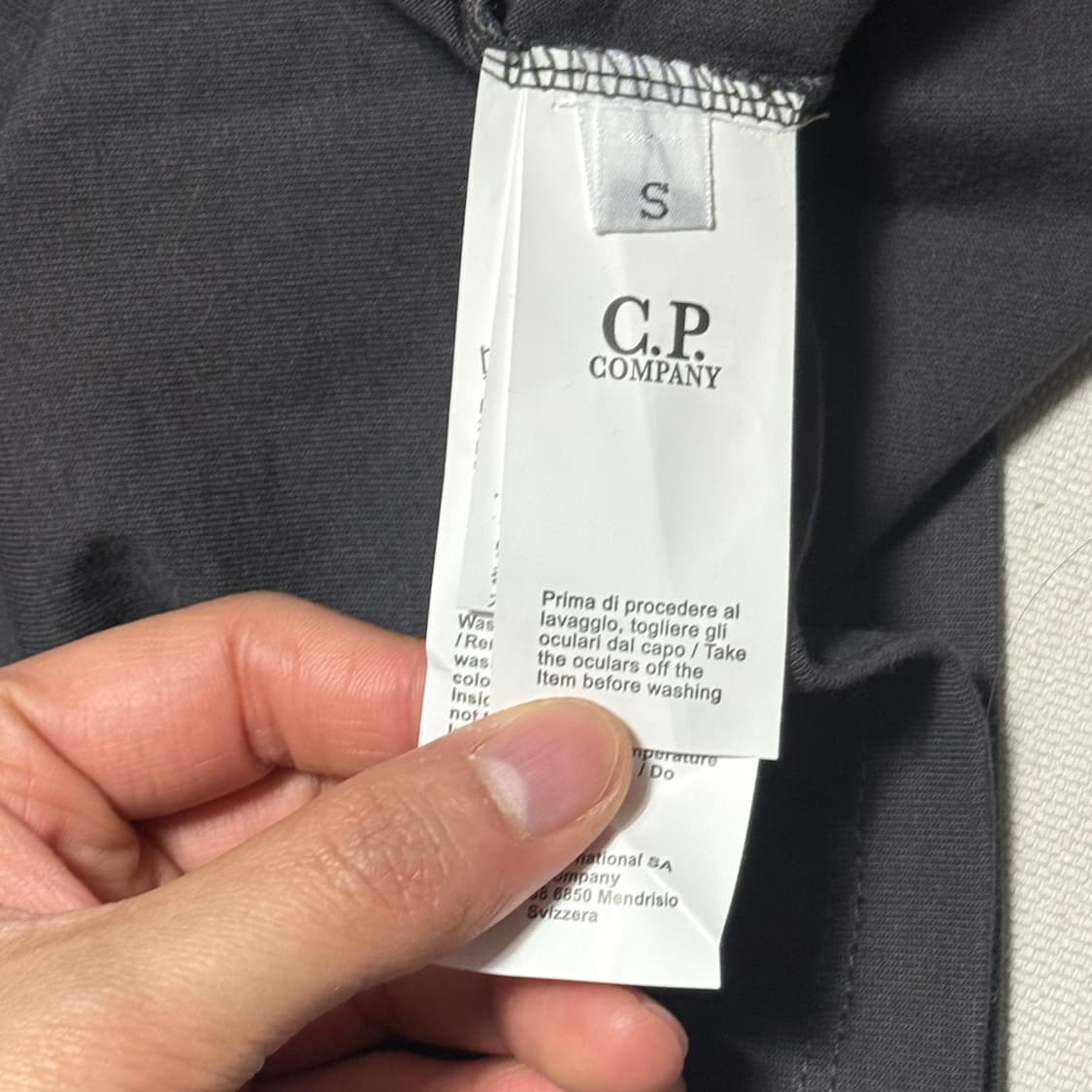 CP Company 블랙 그래픽 롱슬리브 상품이미지3