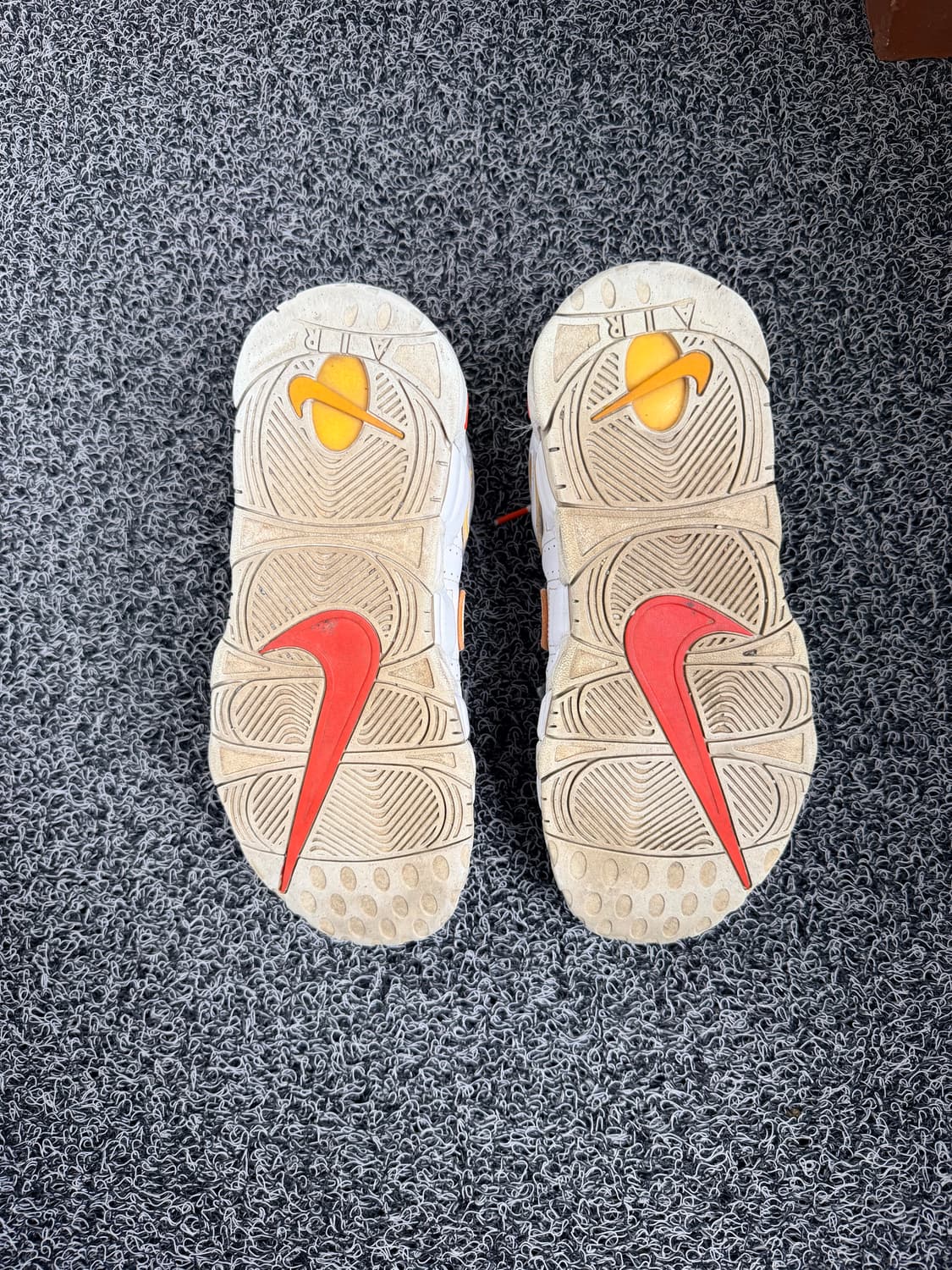 나이키 에어 모어 업템포 '레이건즈' 상품이미지5