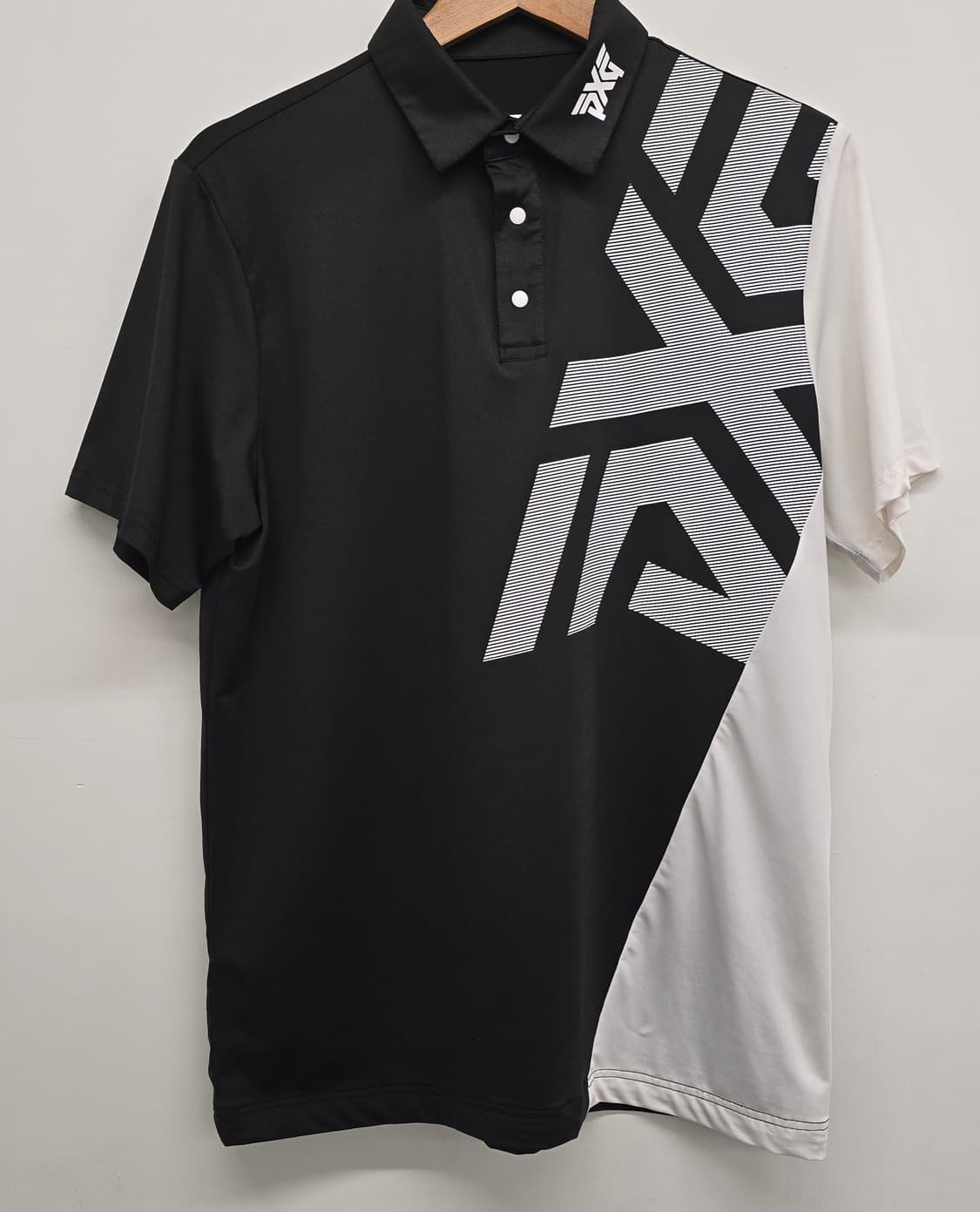 PXG 남성 골프웨어 빅로고 카라반팔티.
싸이즈 95~100 상품이미지1