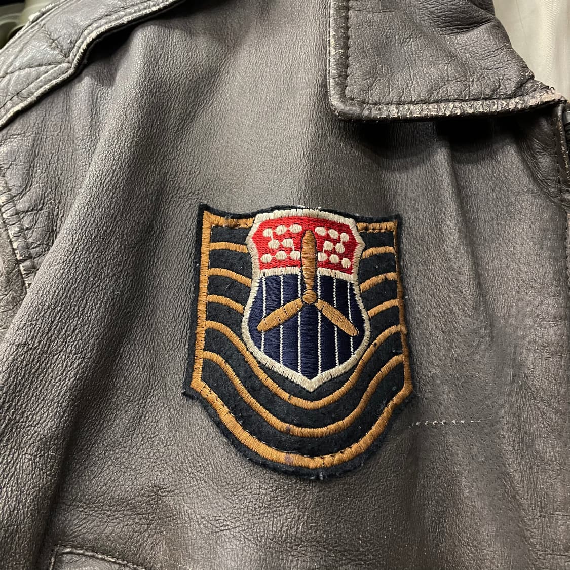 USA 빈티지 U.S ARMY 항공 패치 에어본 봄버 리얼 레더 자켓 상품이미지4