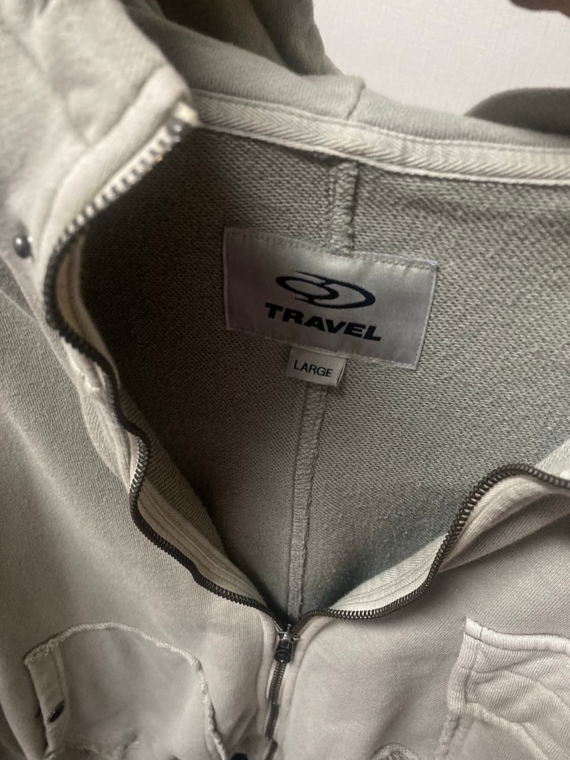 트래블) 쓰리 포켓 하이넥 피그먼트 후드 집업 자켓 스카이 그레이 상품이미지4