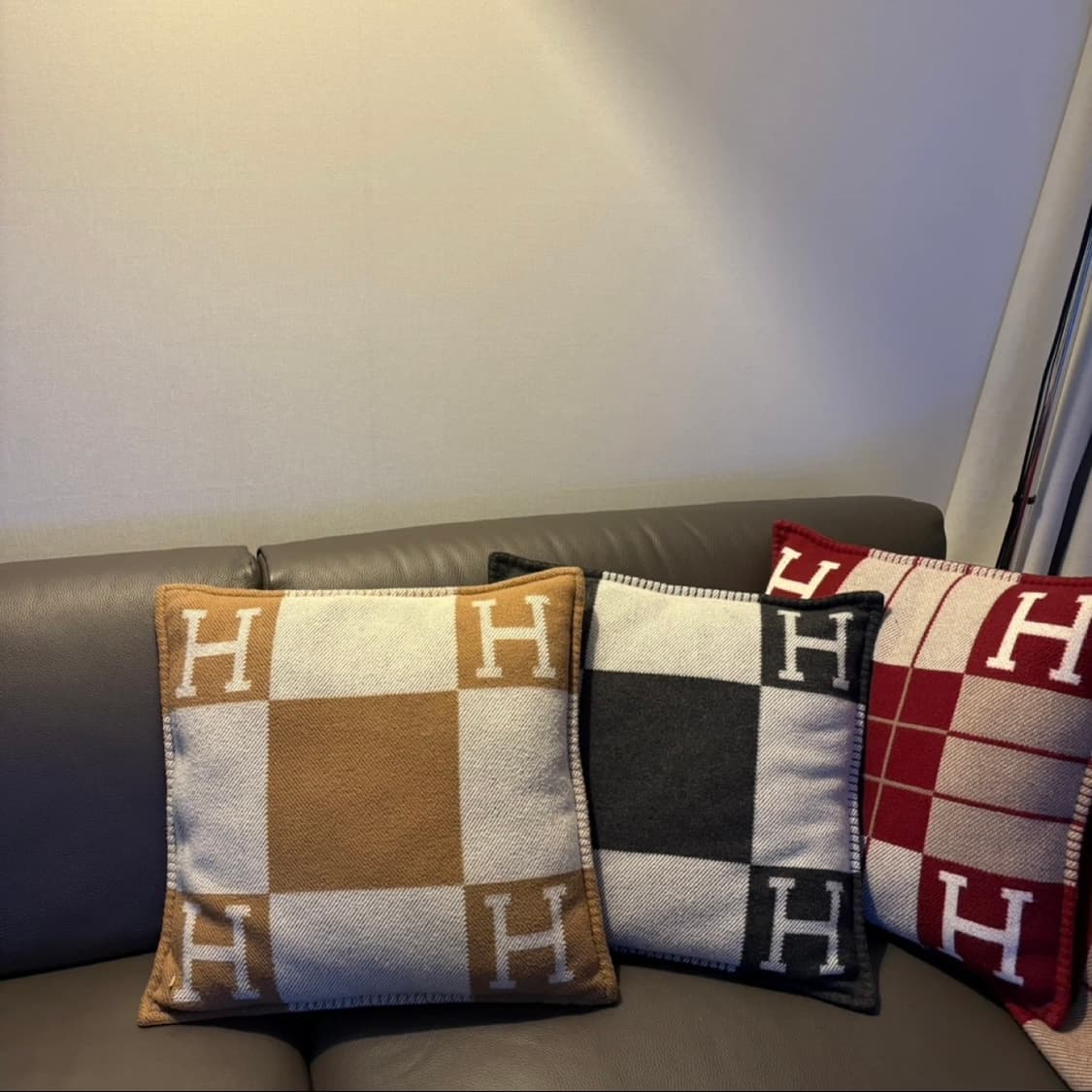 에르메스 아발론 스몰 쿠션 울 캐시미어 에크류 까멜 상품이미지3