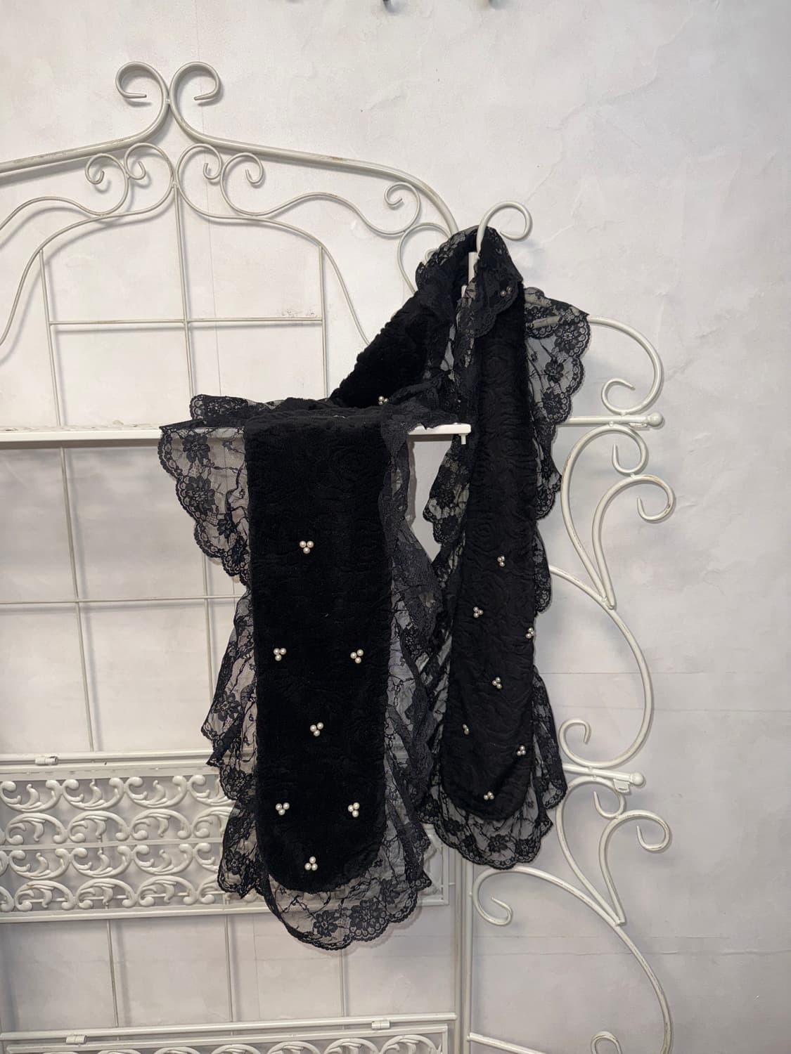 Black velvet rose pearl lace muffler  상품이미지2