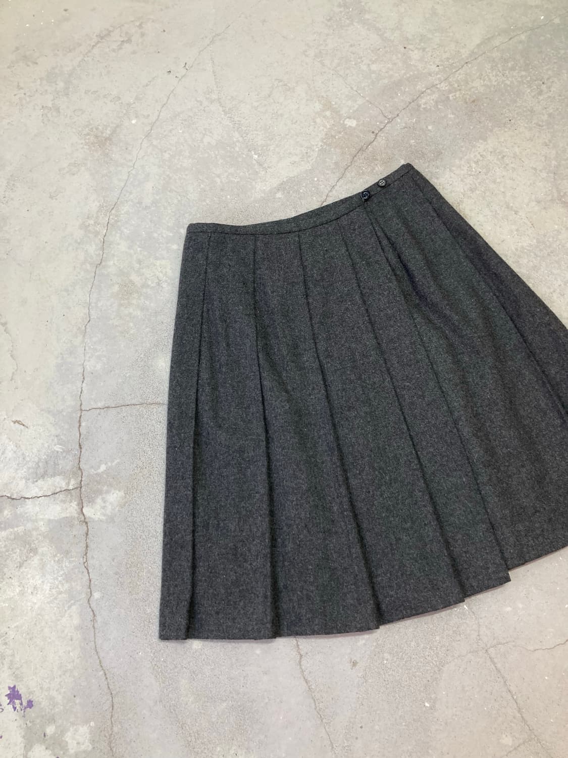 charcoal pleated wool wrap midi skirt 상품이미지2