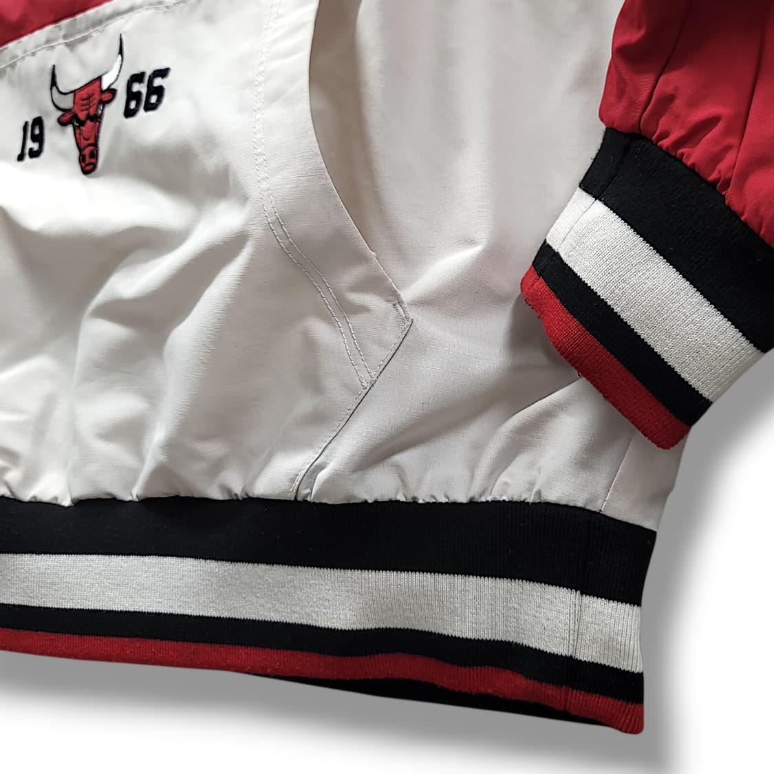 [M] NBA 시카고불스 레드&화이트 바람막이 후드아노락 상품이미지7