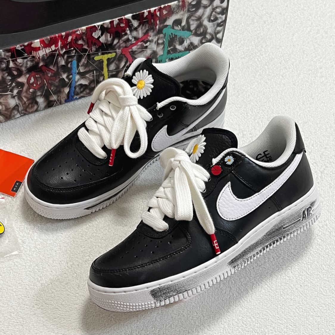 나이키 x 피스마이너스원 에어포스1 로우 파라노이즈 상품이미지2