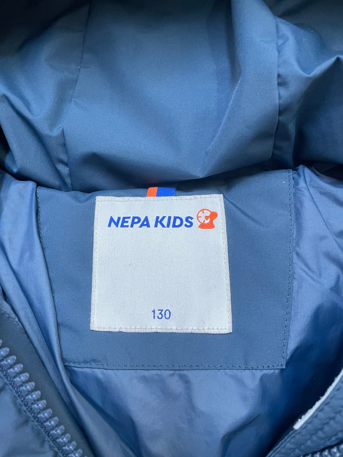 네파 키즈 패딩 130사이즈 판매합니다. 투톤 색상으로 남아 여아 모두  상품이미지3