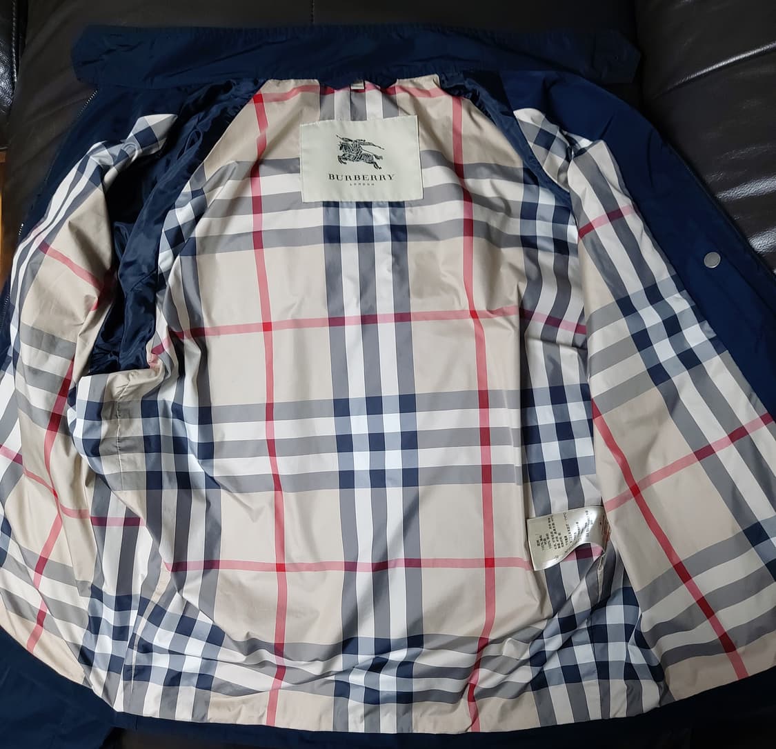 버버리 런던 네이비 블루종 패커블 자켓 (L)

 상품이미지7