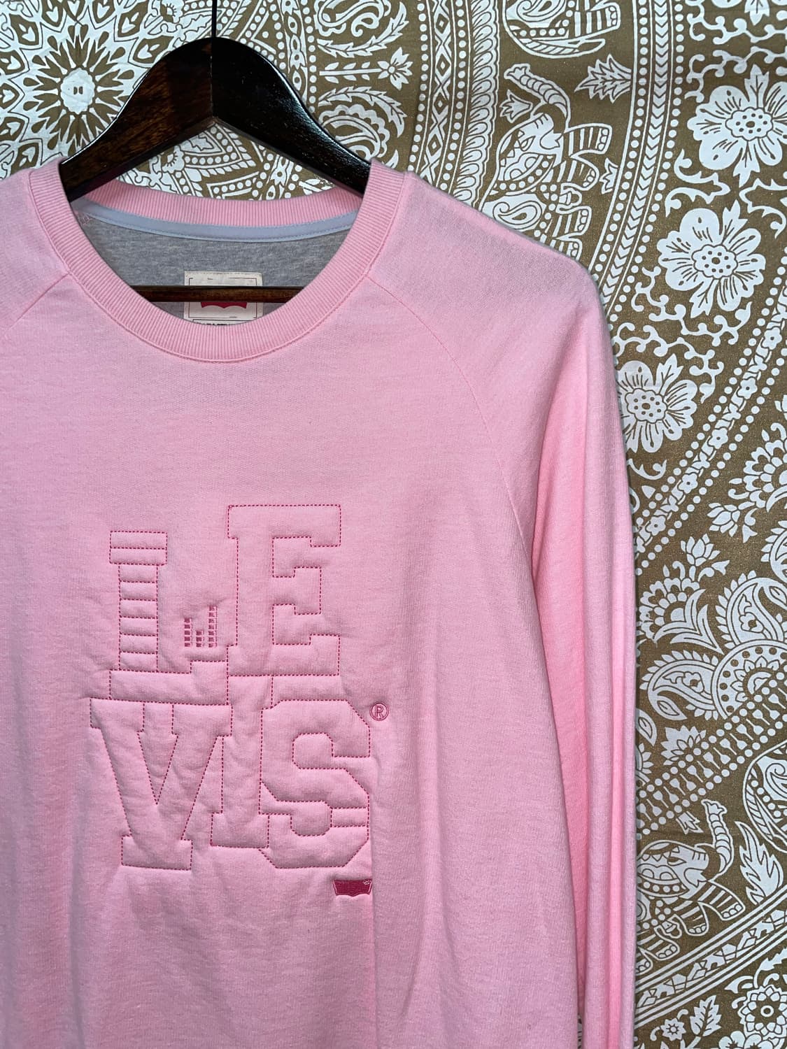 리바이스 핑크 맨투맨  상품이미지3