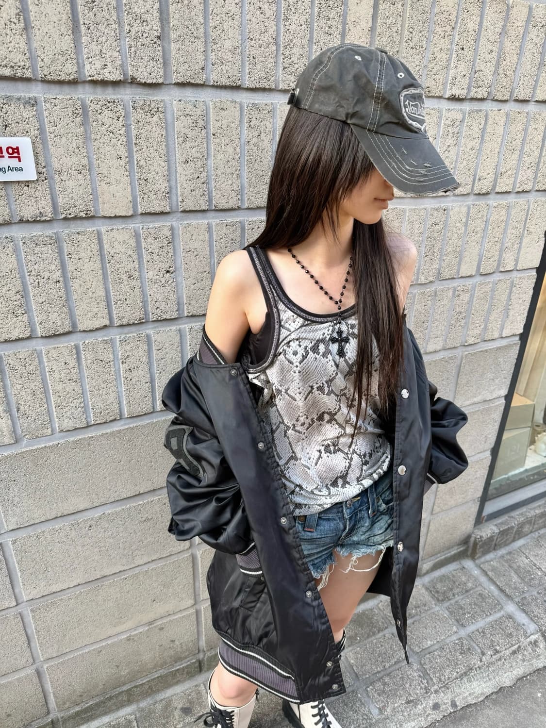 토네이도 마트 파이톤 패턴 매쉬 슬리브리스 상품이미지1