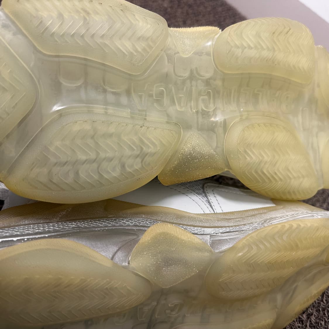 발렌시아가 트리플 S 클리어솔 스니커즈 541624 275사이즈 상품이미지9