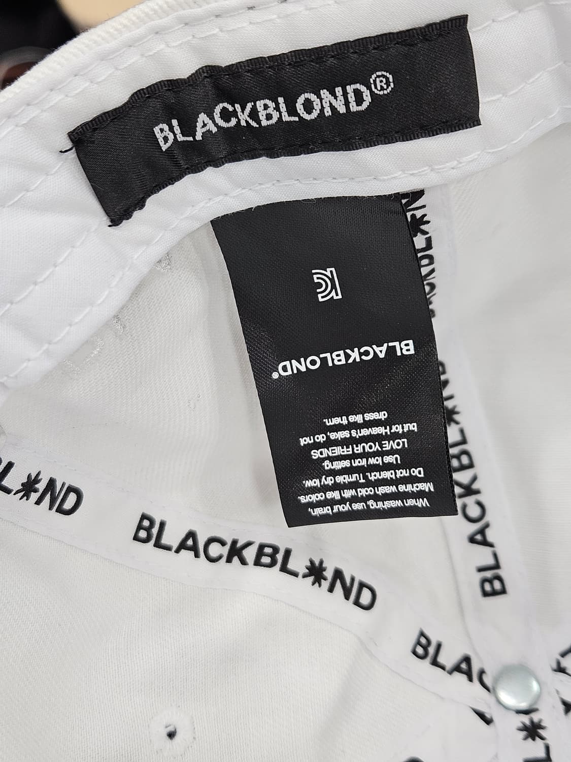 브랙블론드 화이트 볼캡 모자  상품이미지8