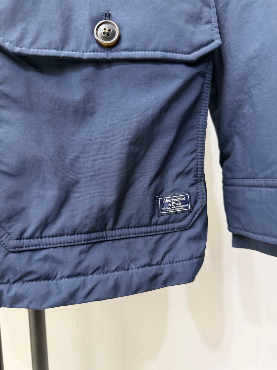 정품) 아베크롬비 남성 패딩 M 상품이미지3