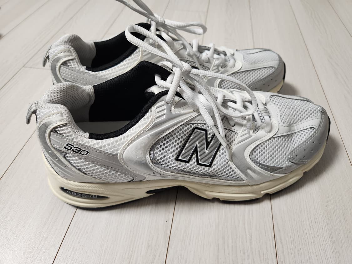 뉴발란스 530 실버 크림 MR530TA 운동화 사이즈275

사진처럼  상품이미지5