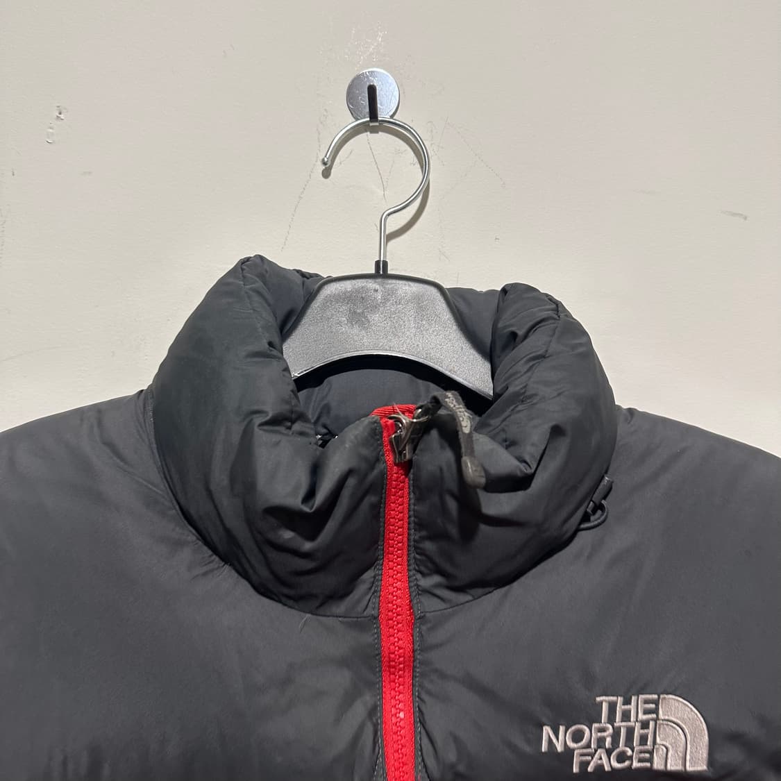 노스페이스 700 레드 블랙 패딩 상품이미지2