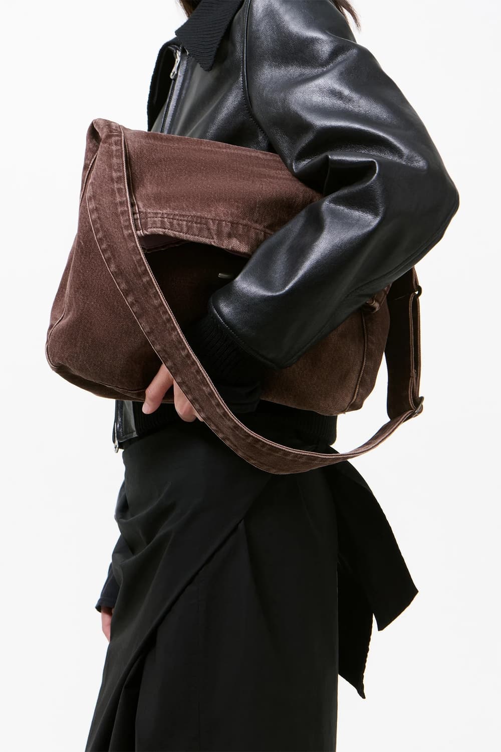 아워레가시 26ss 슬링백/브라운 상품이미지2