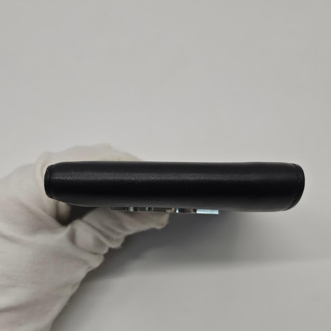 정품 입생로랑 은장 로고 남성 반지갑 상품이미지4