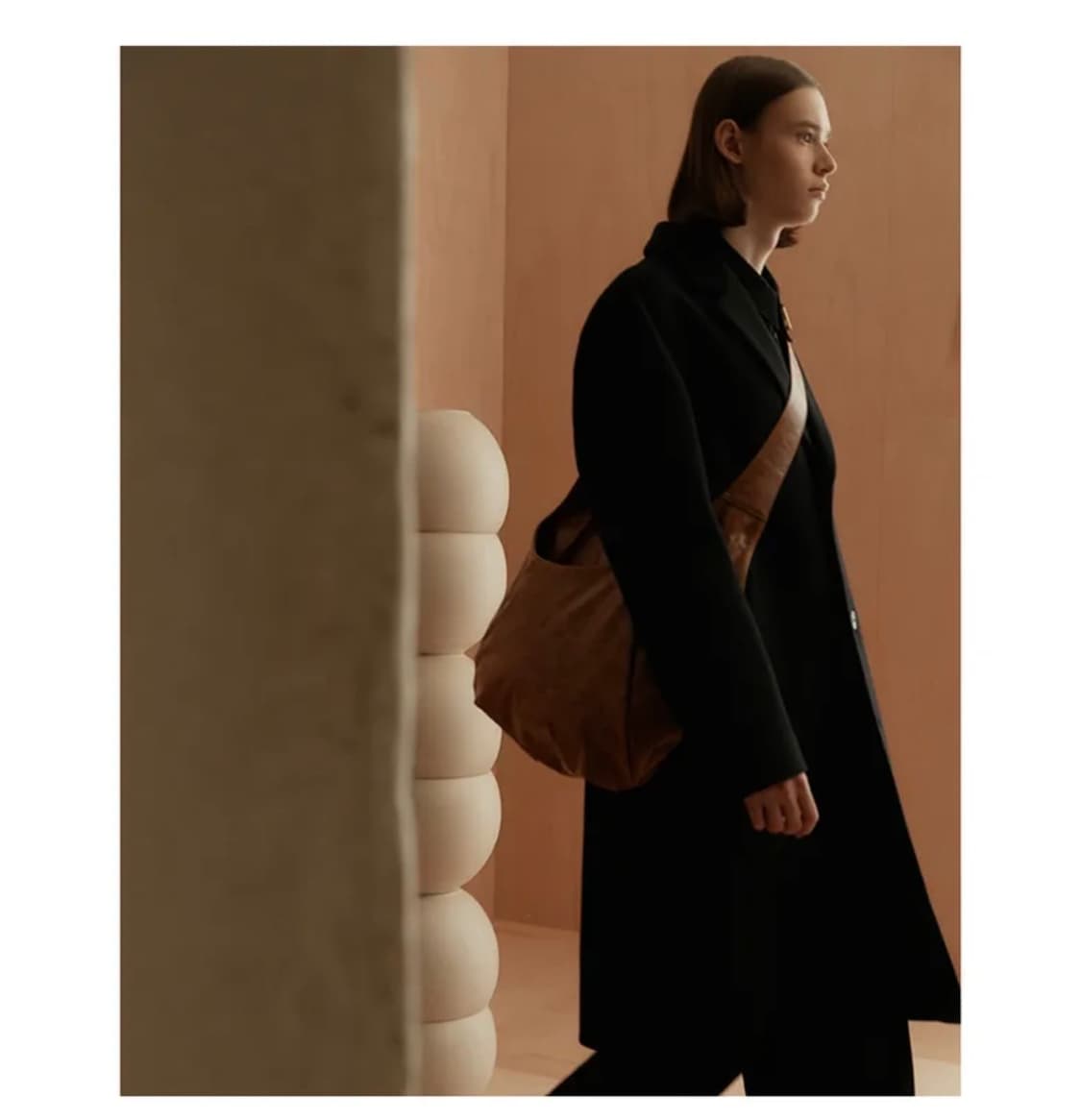 쿠어 하프문  크로스 레더 토트백 상품이미지5