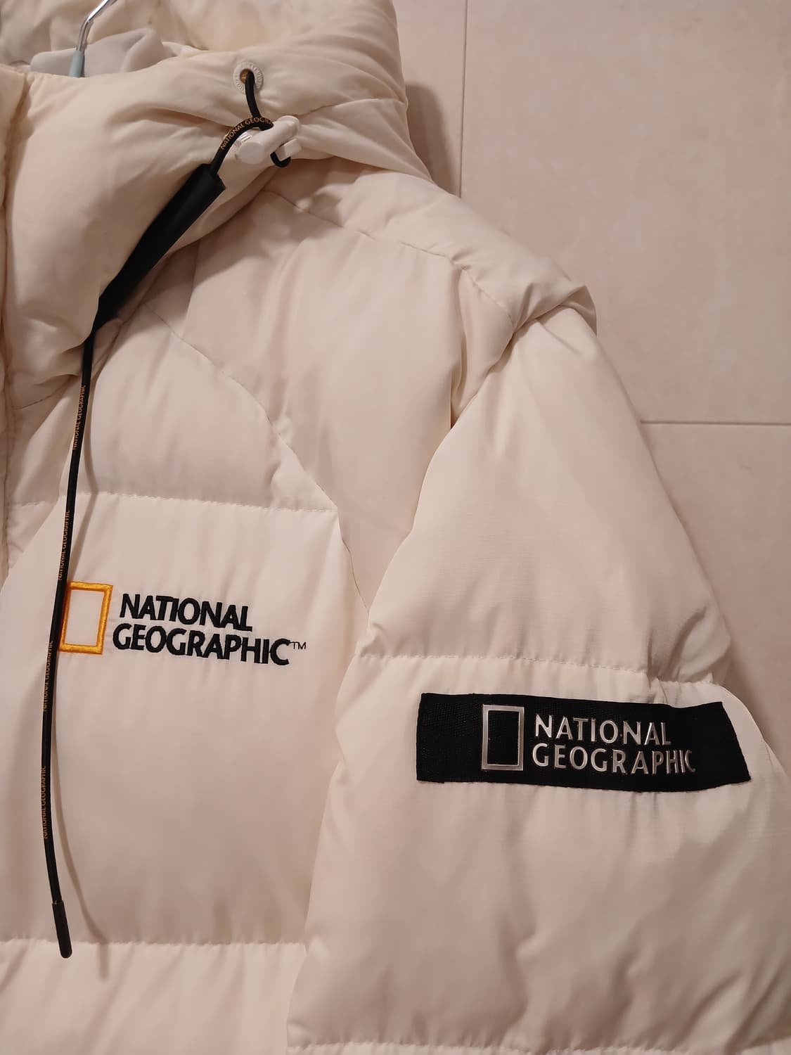 내셔널지오그래픽 정품 여성 롱패딩 M 사이즈 (남성 입으셔도됨) 상품이미지9