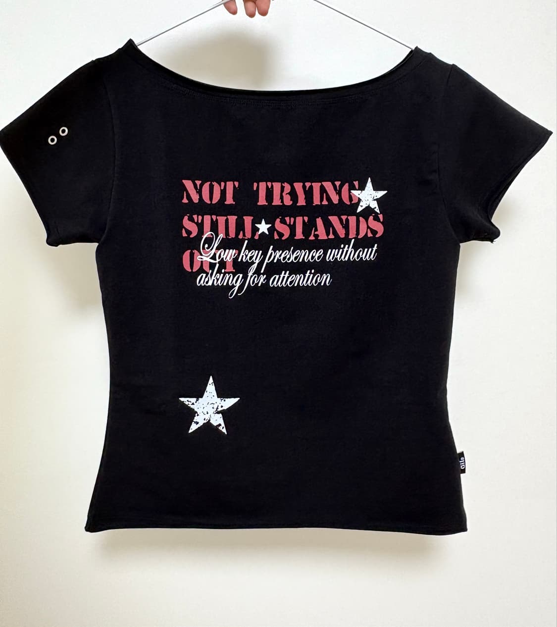 길라아카이브 SLOGAN BOAT NECK T-SHIRTS_BLACK 상품이미지2