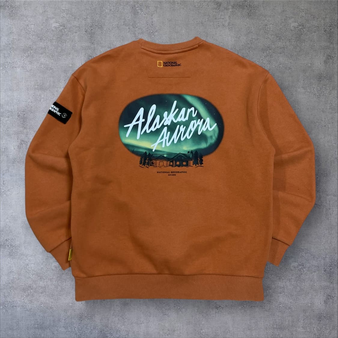 내셔널 지오그래픽 빅로고 와펜 오렌지 맨투맨 상품이미지1