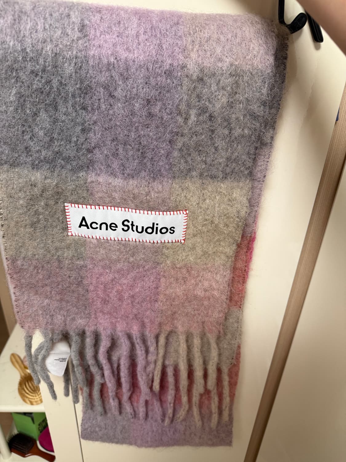 아크네스튜디오 머플러 상품이미지1