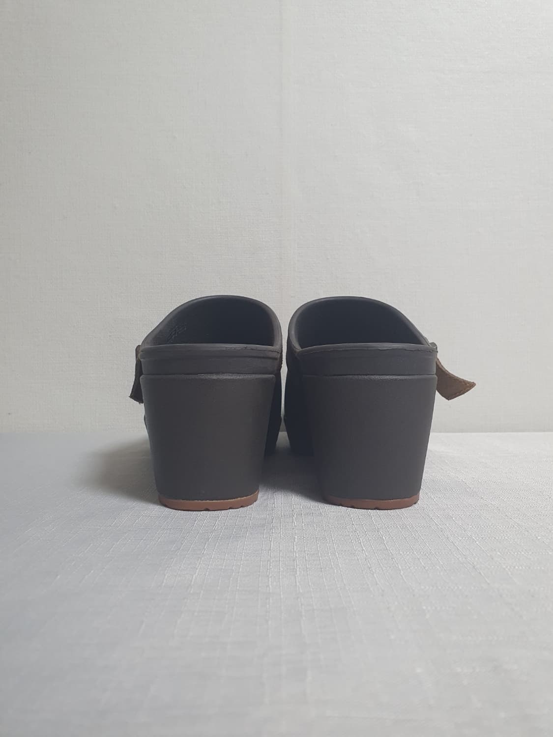 230mm 크록스 사라 벨티드 힐 클로그 브라운 상품이미지7