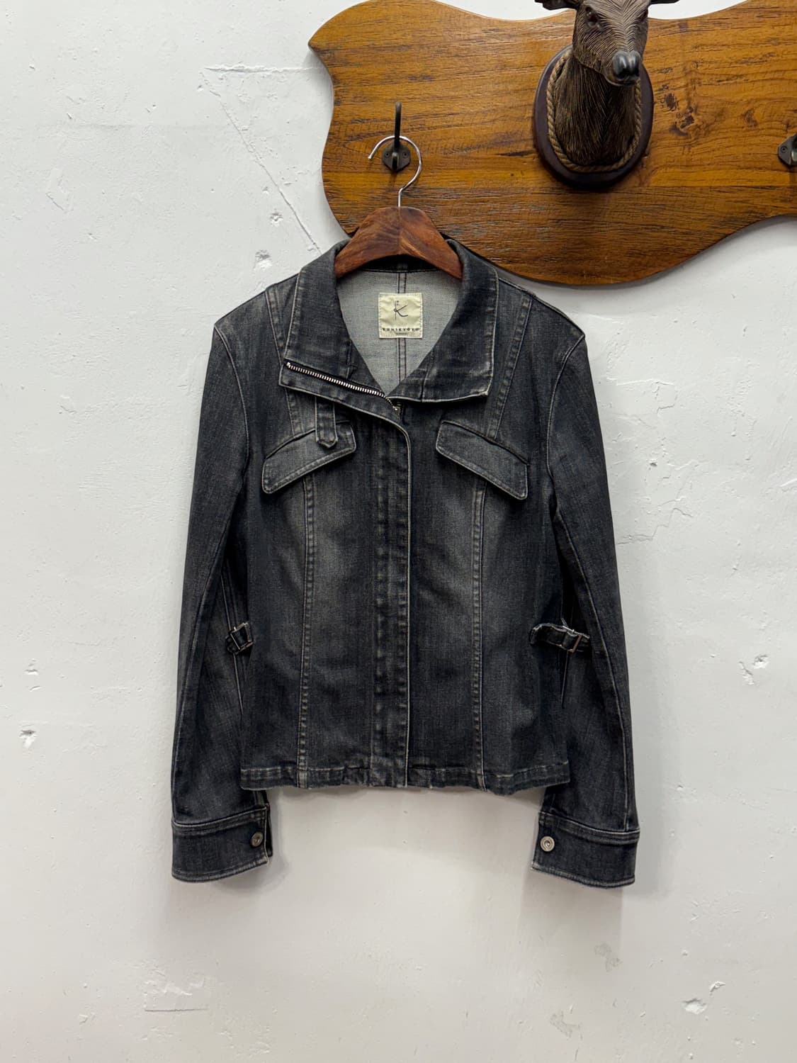 KUMIKYOKU Belted Zip-Up Denim Jacket 상품이미지2