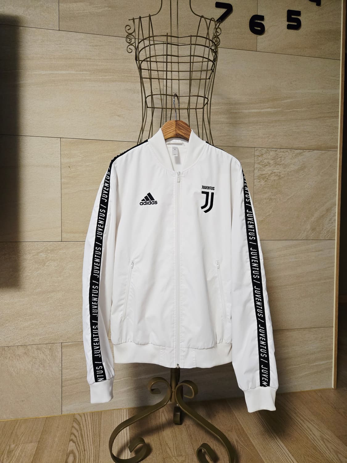 [m/95] 아디다스 유벤투스 에센셜 남성 자켓 상품이미지1