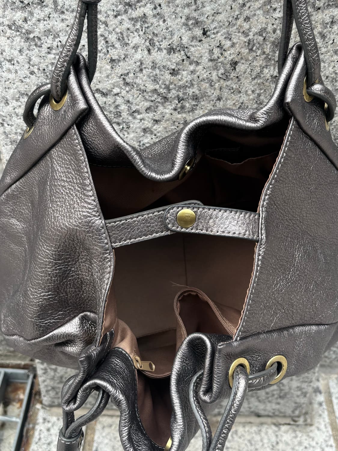 메탈릭 링 스트랩 셰이프 숄더백 상품이미지7