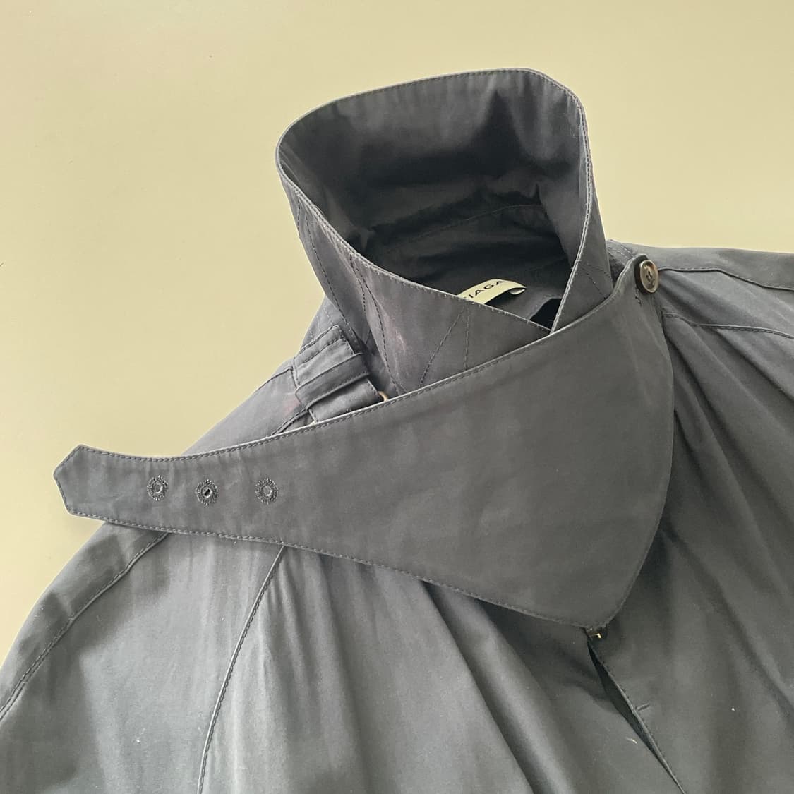 뎀나 발렌시아가 아카이브 트렌치 비대칭 네이비 트렌치 코트 상품이미지7