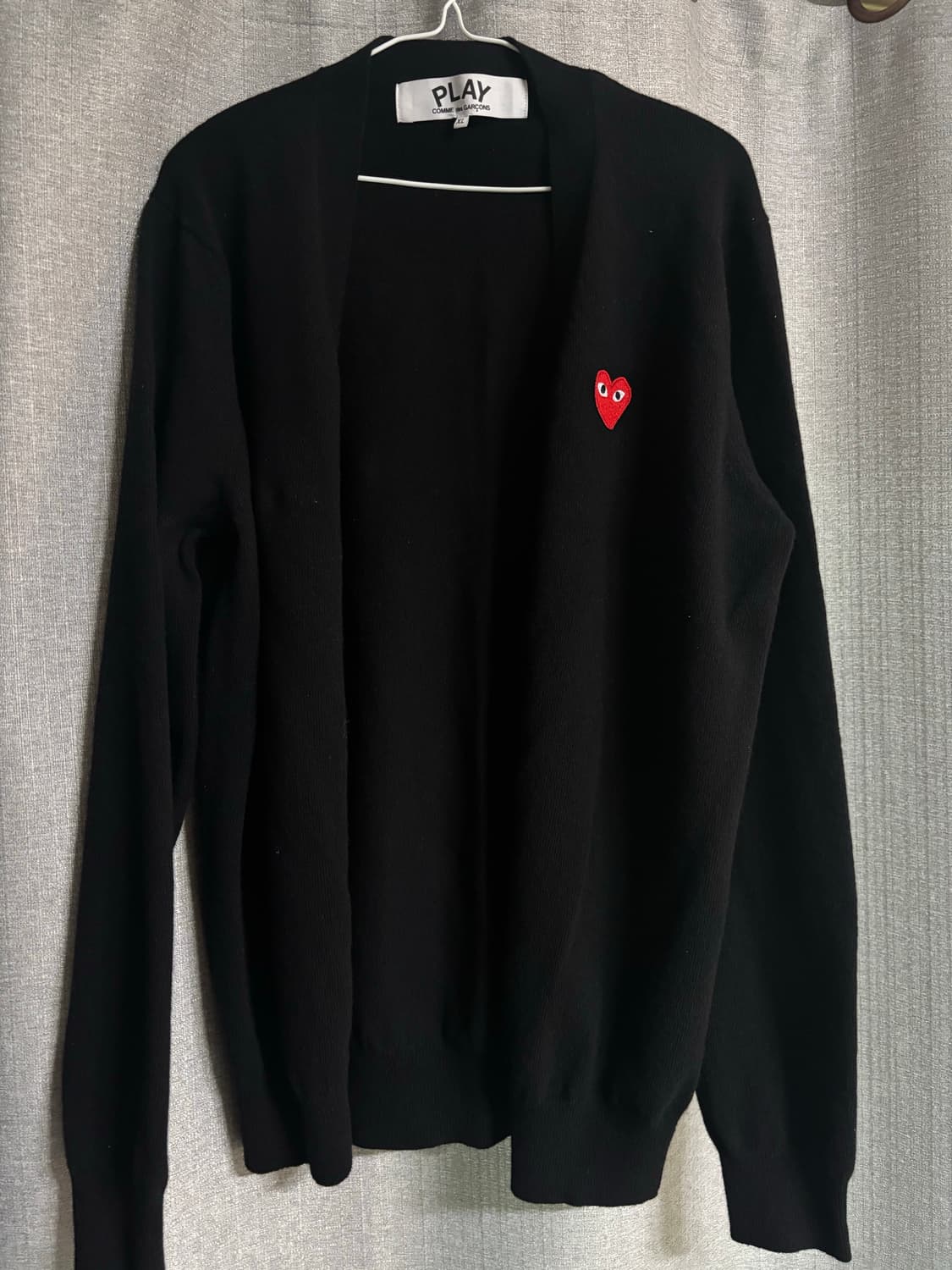 꼼데가르송 PLAY 원포인트 레드 와펜 가디건 상품이미지1