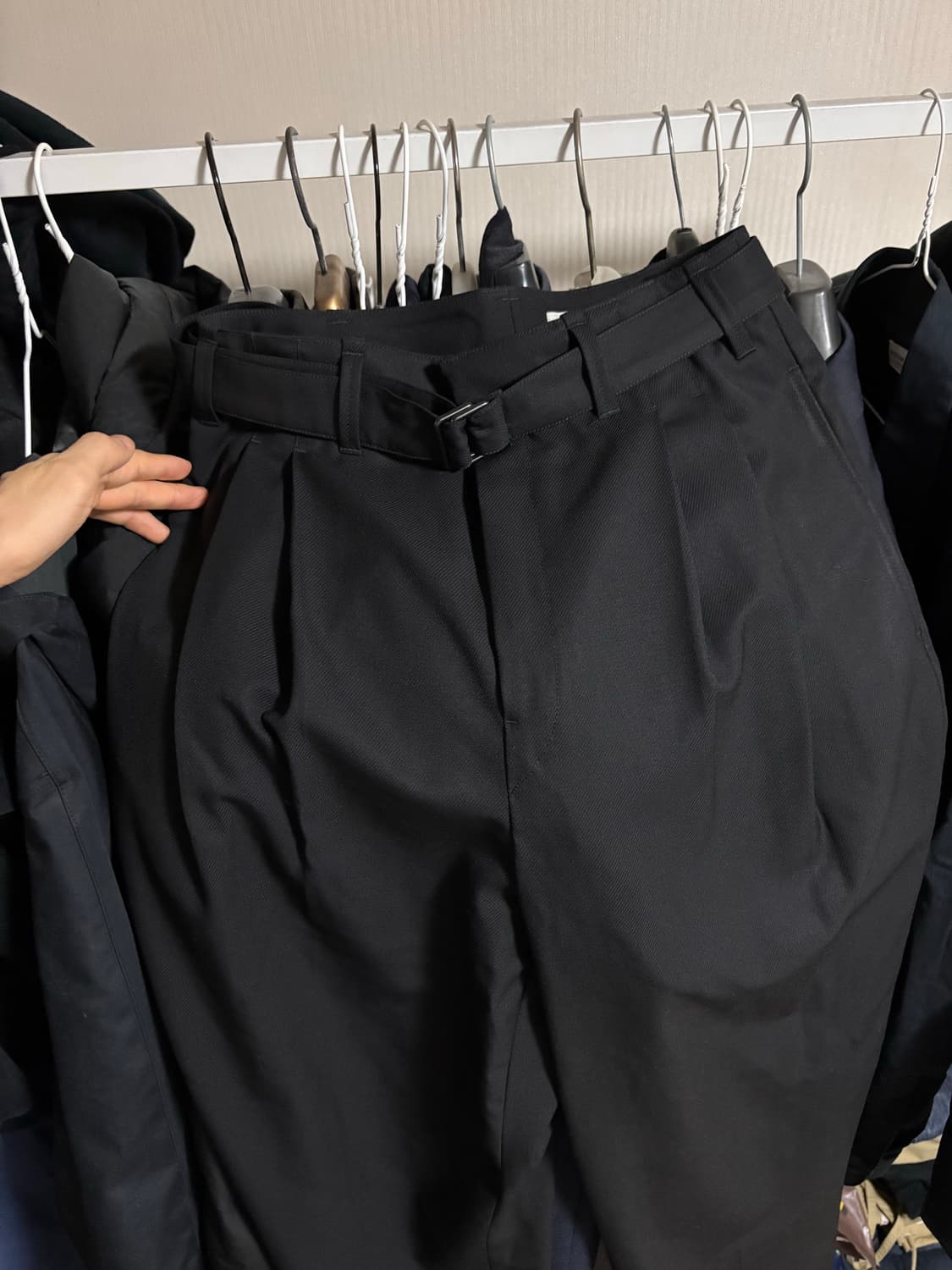 르메르 20fw 벨티드 팬츠 44 블랙 상품이미지2