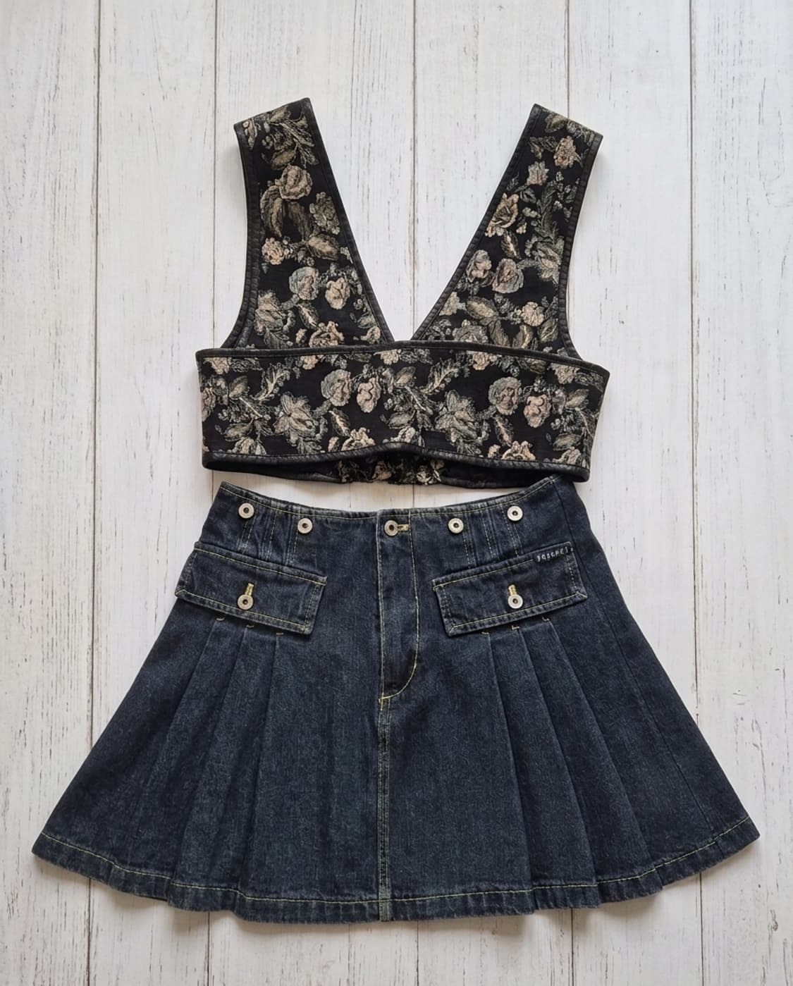 [빈티지/Y2K] VIKI 플리츠 데님 미니 스커트 판매합니다 상품이미지1
