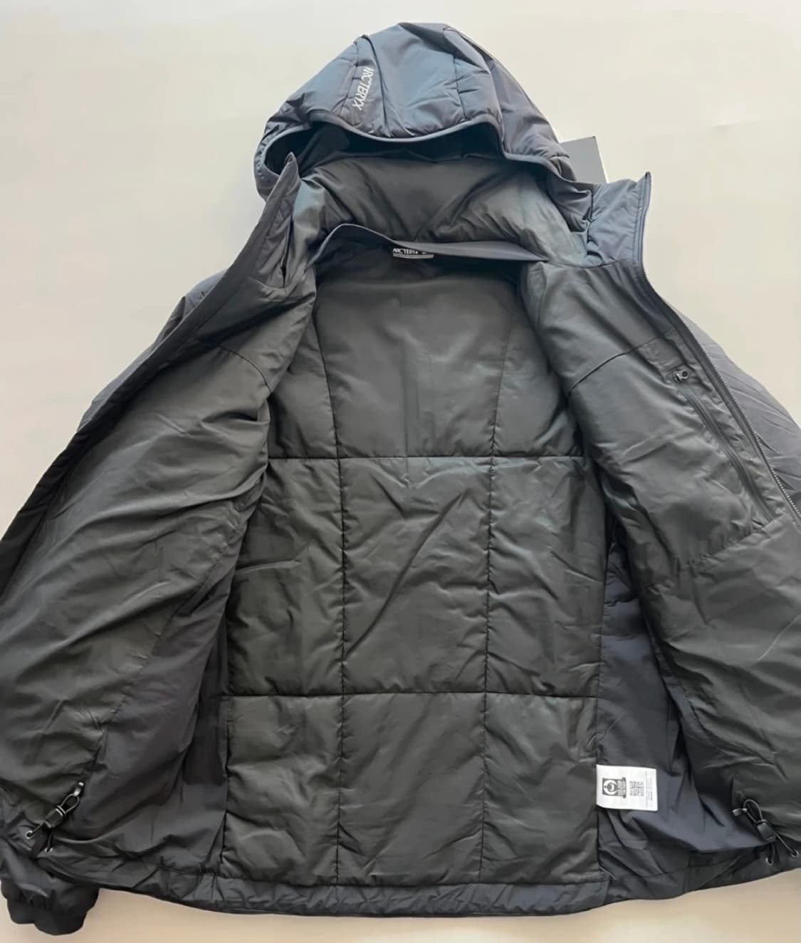 아크테릭스 아톰 SV 후디 블랙 M 사이즈  가격텍 있으니 에이에스 가능 상품이미지3