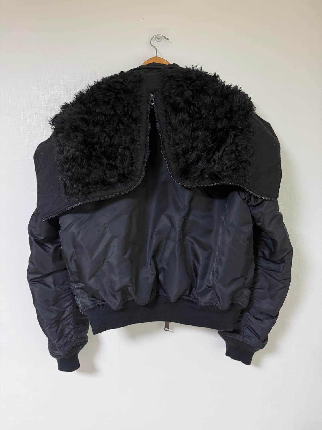 지용킴 X 알파린더스트리 선블리치 패딩 상품이미지3