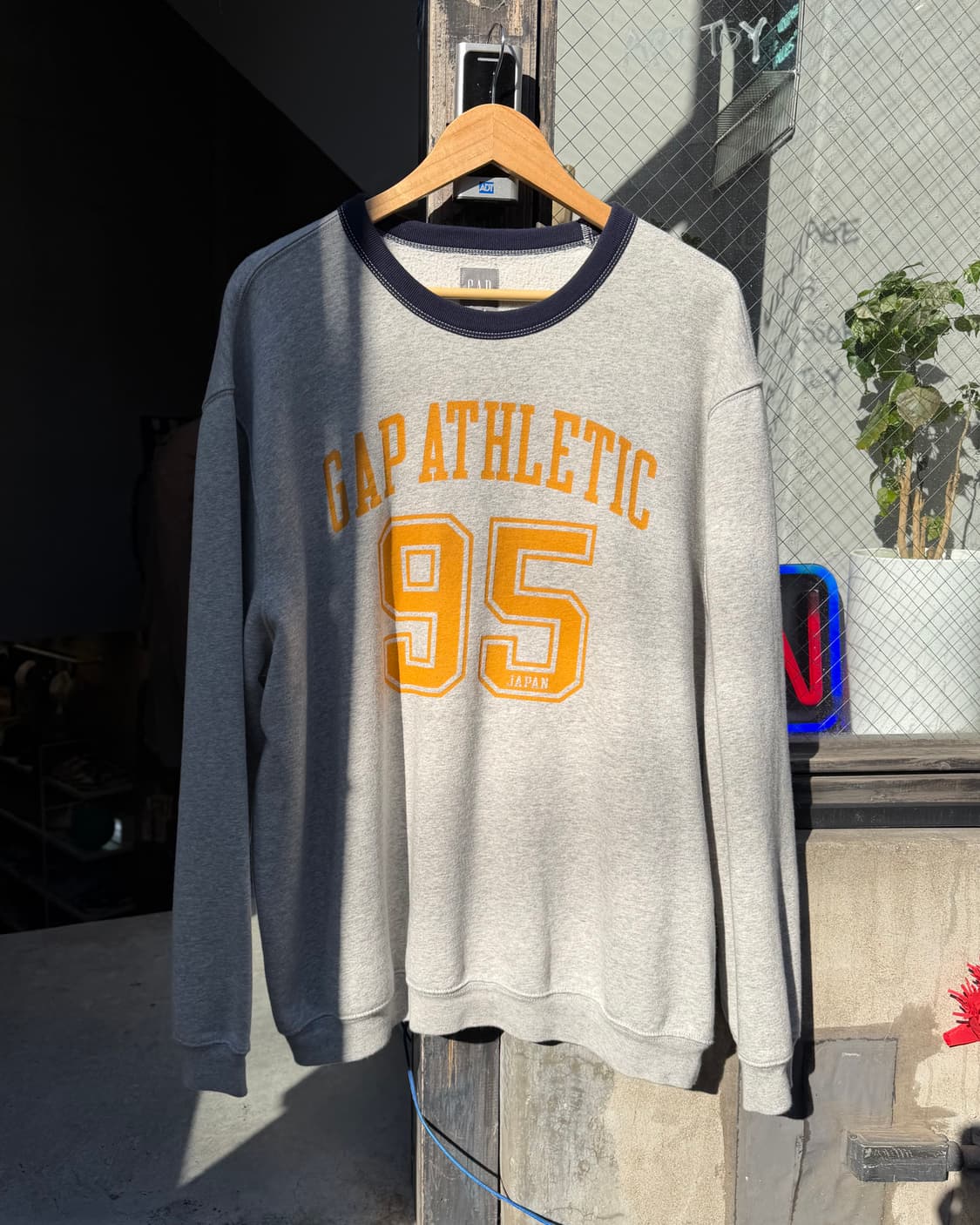 GAP athletic sweat shirt 상품이미지1