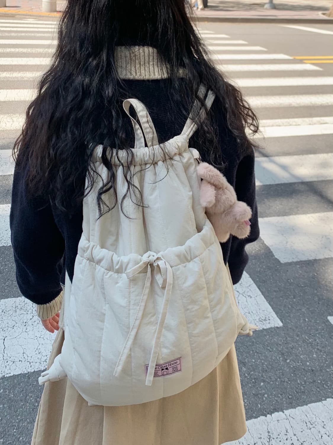 올리베 패디드 리본 스트링 백팩 화이트 상품이미지1