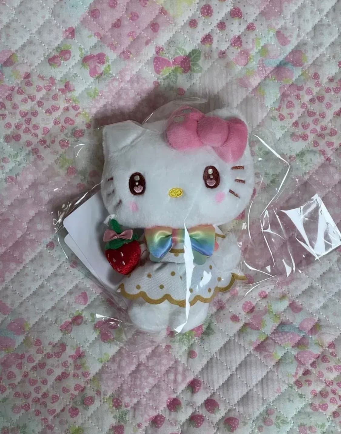 산리오 애니버서리 이치고 신문 50주년 마스코트 키티 헬로키티 상품이미지1