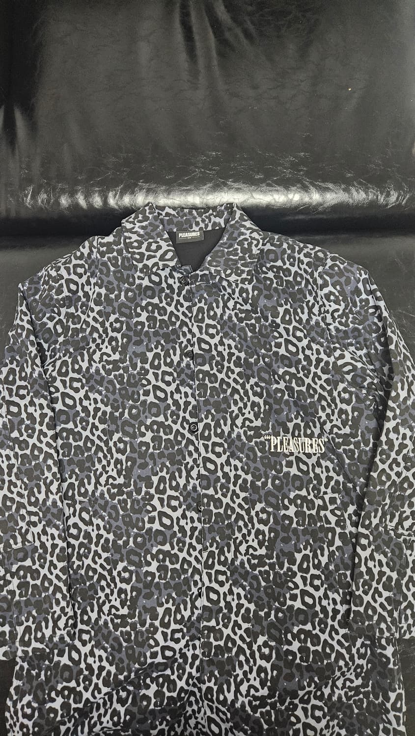 PLEASURES 플레져스 레오파드 코트 상품이미지2