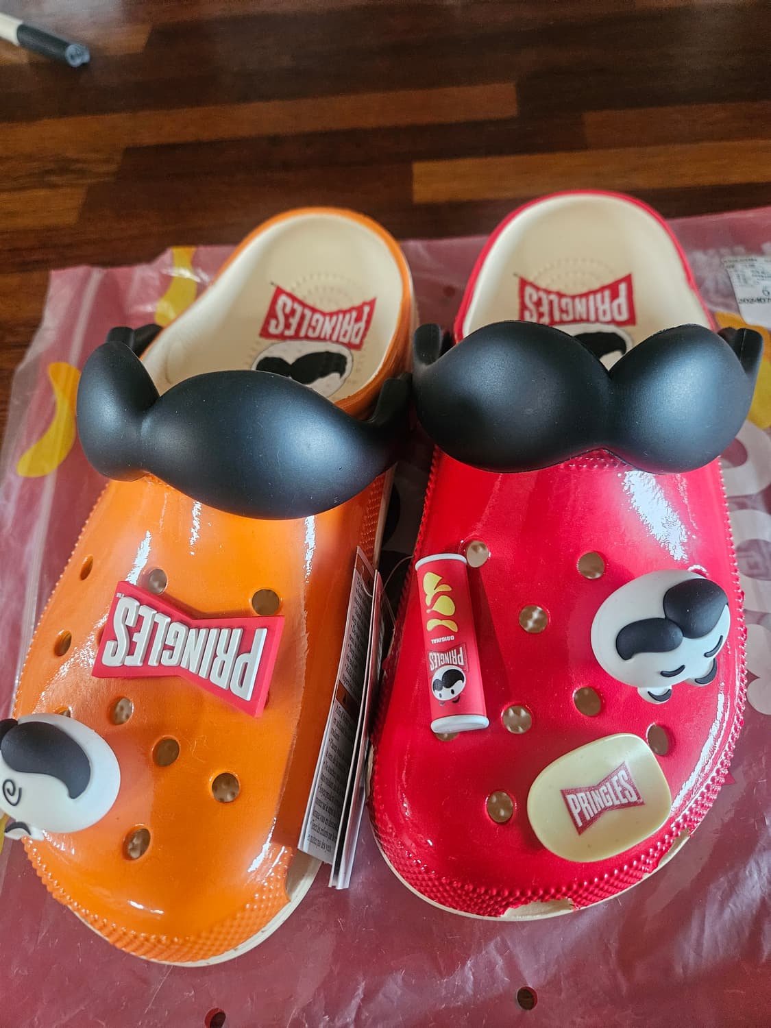 프링글스크록스 오렌지레드 M8W10 (265) 상품이미지1