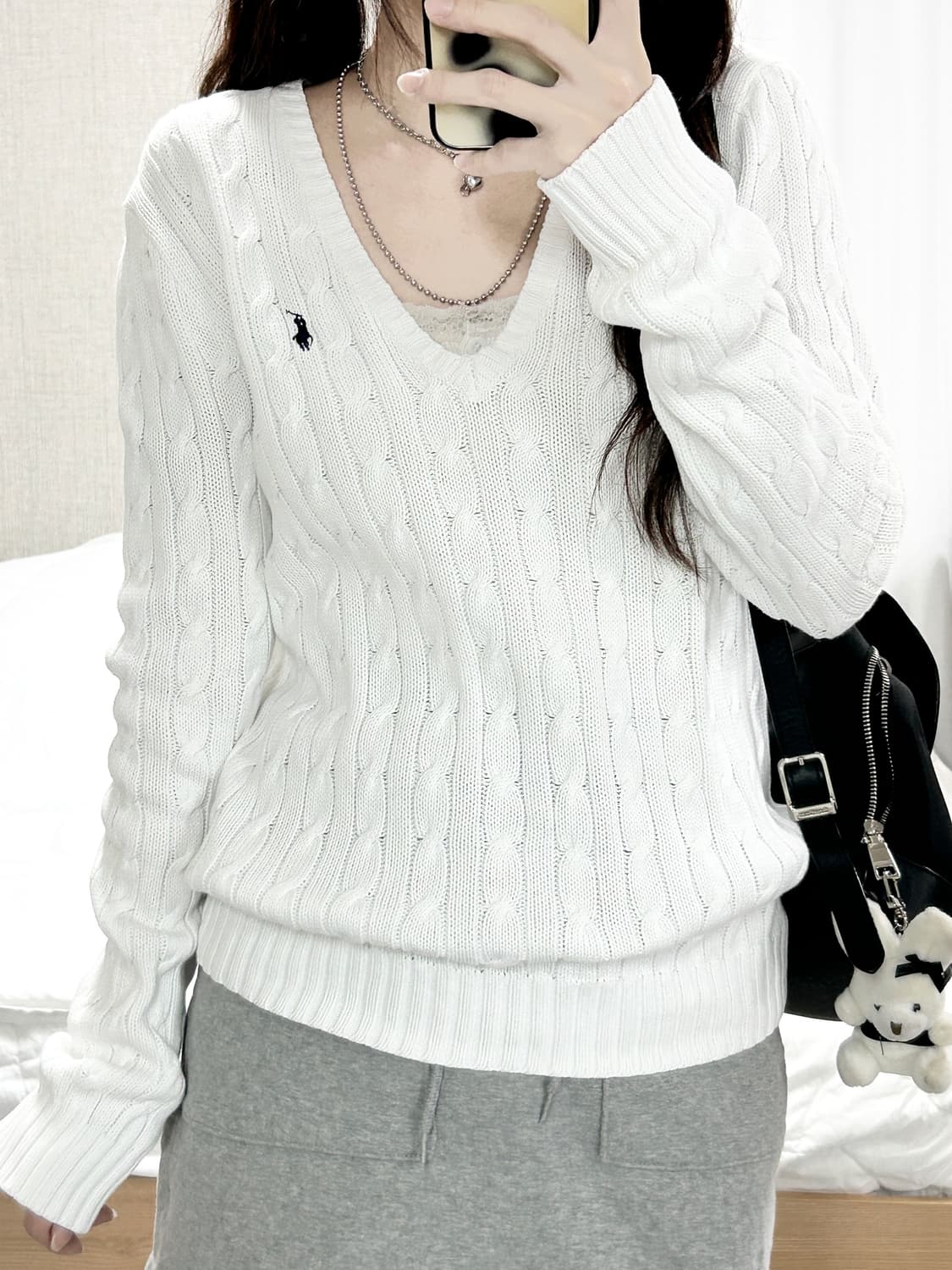 폴로 화이트 브이넥 케이블니트 상품이미지3