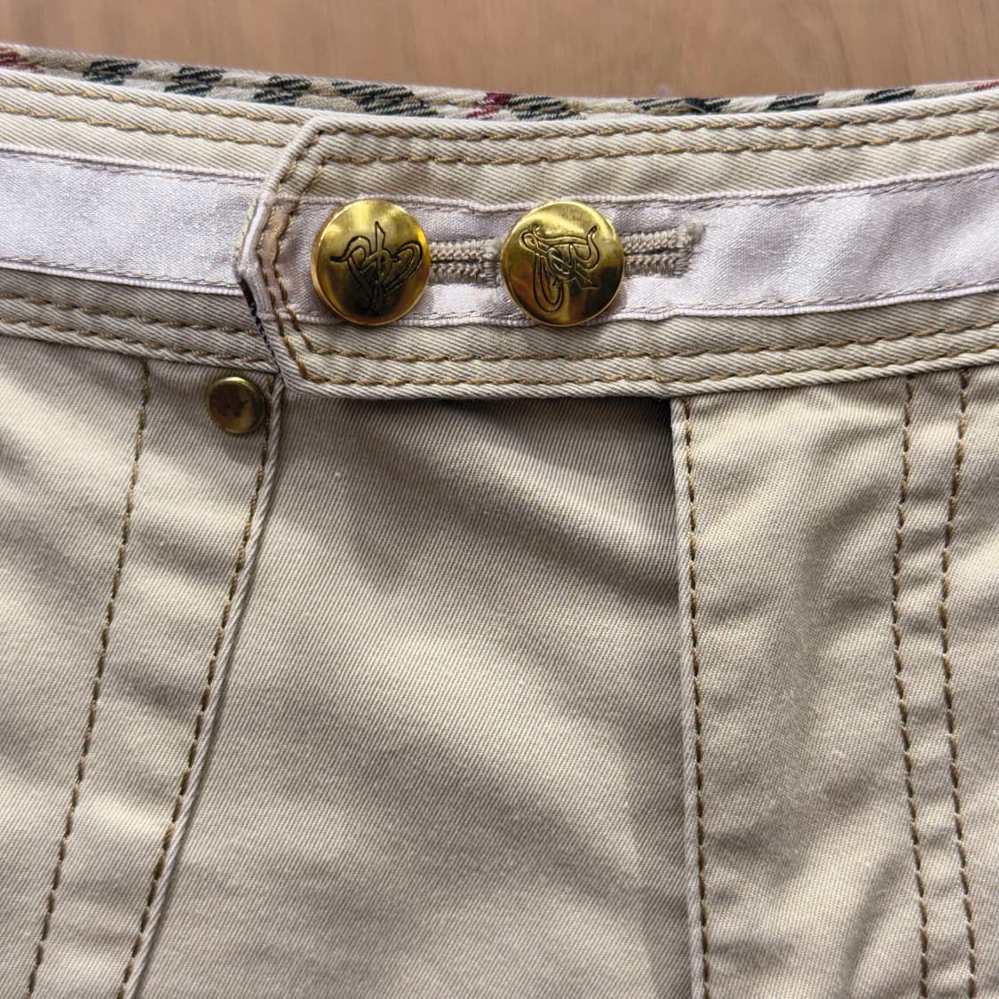 버버리 블루 라벨 코튼 반바지 금장 버튼 노바체크 안감 디테일 팬츠 상품이미지6