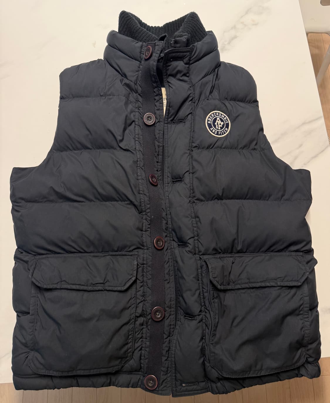 아베크롬비 패딩조끼 XL(105-110) 정품 상품이미지1