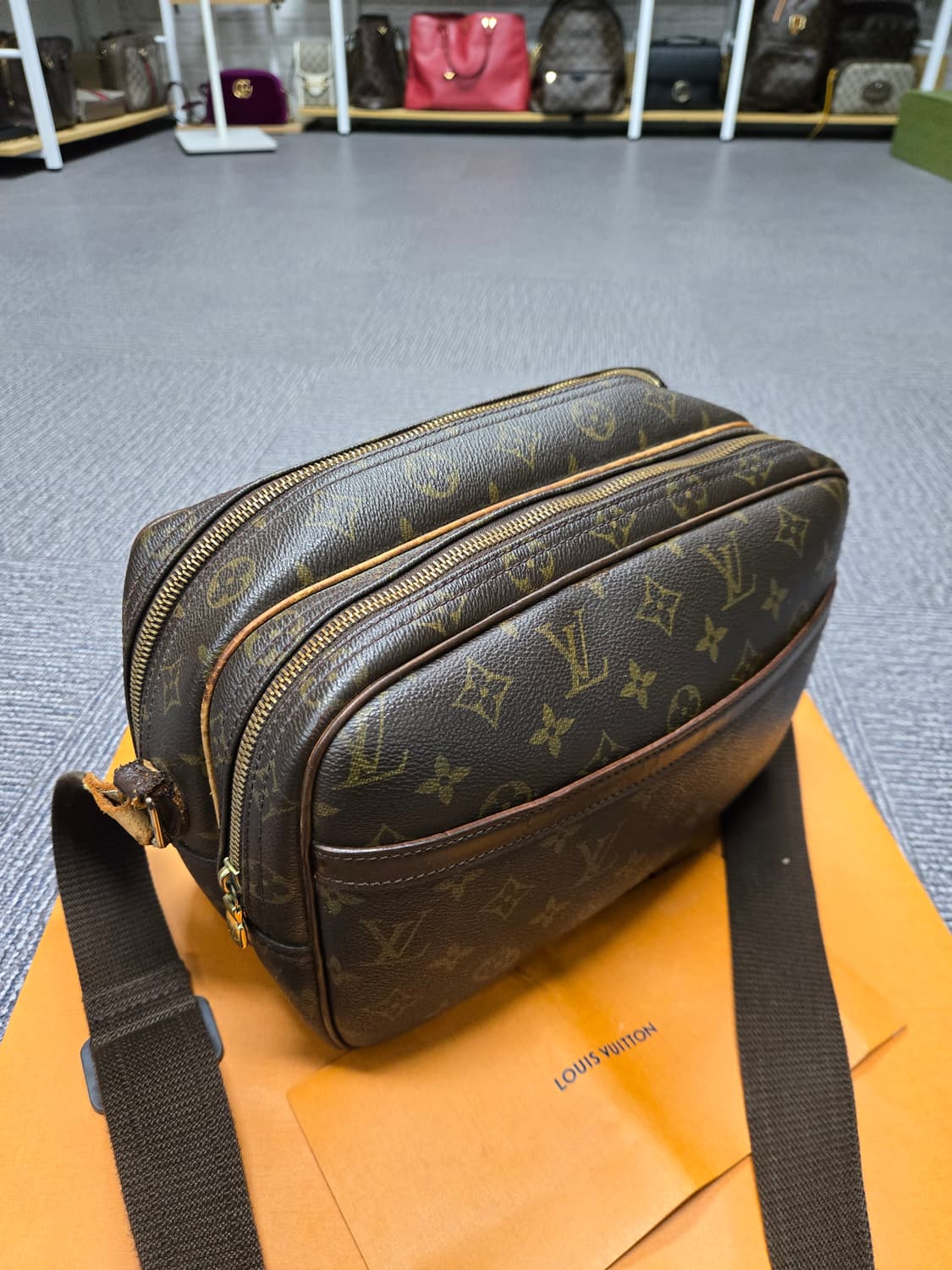 [특가][정품] 루이비통 리포터백 상품이미지1