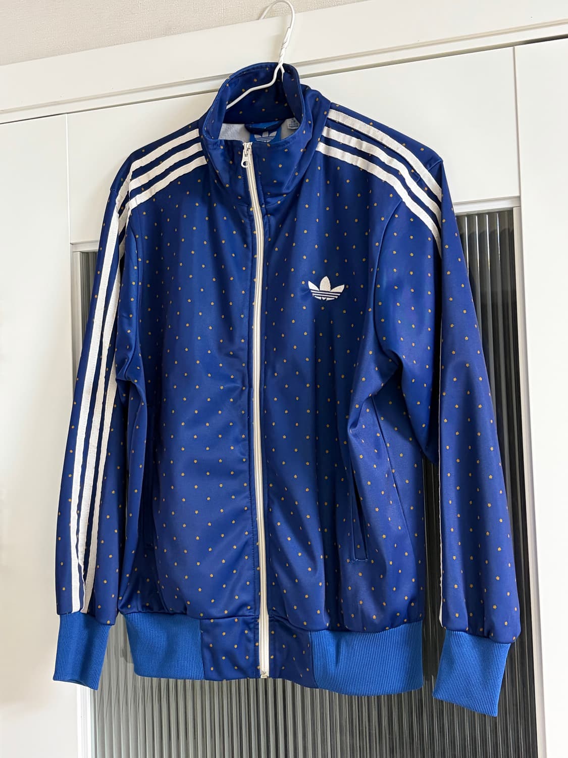 아디다스 aop 왕관도트 져지 상품이미지1