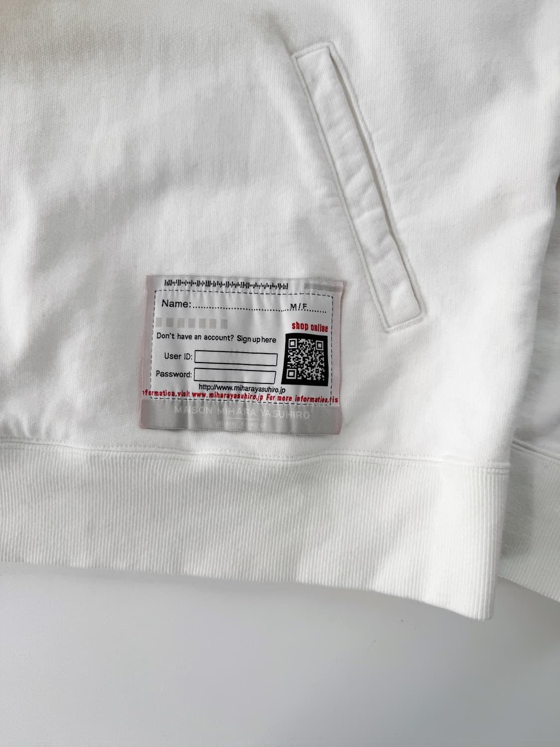 메종 미하라야스히로 24ss 오버핏 스마일리 페이스 스웻 후드 상품이미지4